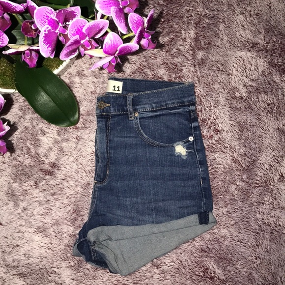 Garage Pants - 👑Dark DENIM shorts! Ripped minor design!👑